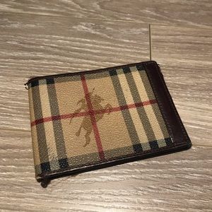 Burberry wallet - authentic